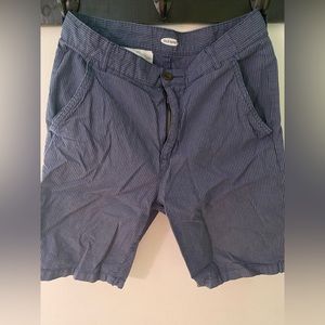 Old Navy shirts with dark blue stripes.